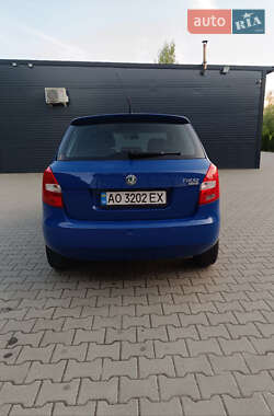 Хэтчбек Skoda Fabia 2010 в 