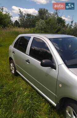 Хэтчбек Skoda Fabia 2006 в 
