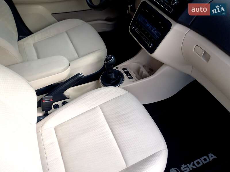 Хэтчбек Skoda Fabia 2011 в Киеве фото 23 Хэтчбек Skoda Fabia 2011 в Киеве