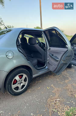 Седан Skoda Fabia 2002 в 
