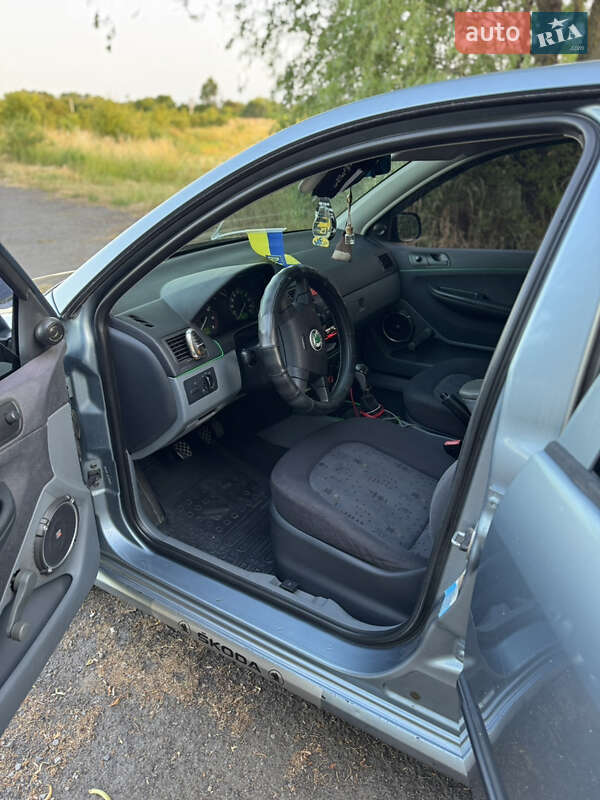 Седан Skoda Fabia 2002 в Ужгороде