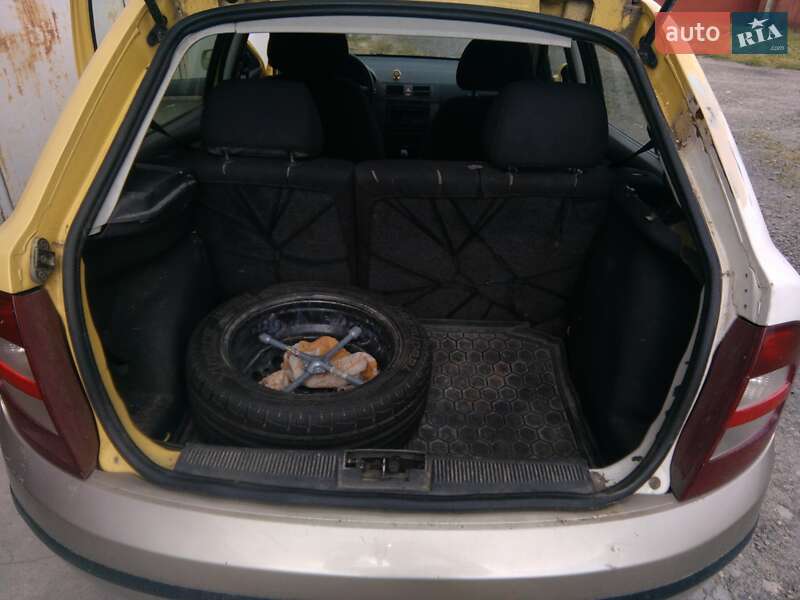 Хэтчбек Skoda Fabia 2000 в Луцке