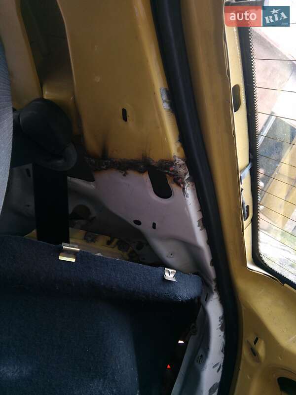 Хэтчбек Skoda Fabia 2000 в Луцке