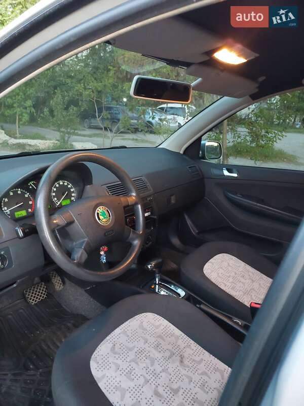 Хэтчбек Skoda Fabia 2003 в Павлограде