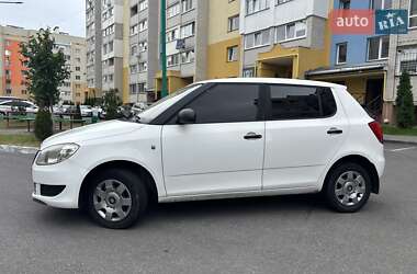 Хэтчбек Skoda Fabia 2011 в 