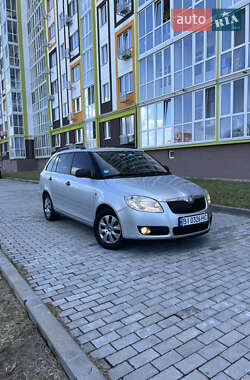 Універсал Skoda Fabia 2009 в Полтаві