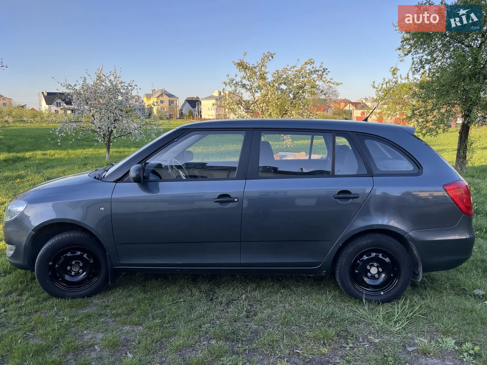 2010 Skoda Fabia - мініатюра 9