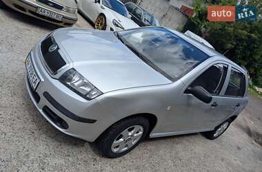 Хэтчбек Skoda Fabia 2007 в Киеве