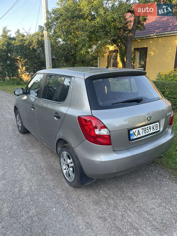 Хэтчбек Skoda Fabia 2012 в Чернигове фото 8 Хэтчбек Skoda Fabia 2012 в Чернигове