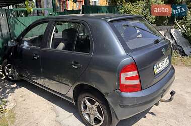 Хэтчбек Skoda Fabia 2004 в 