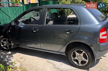 Хэтчбек Skoda Fabia 2004 в 
