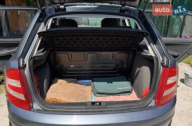 Хэтчбек Skoda Fabia 2004 в 