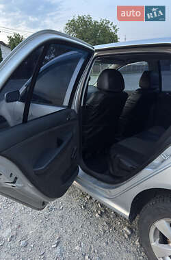 Хетчбек Skoda Fabia 2004 в 