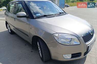 Хэтчбек Skoda Fabia 2008 в 