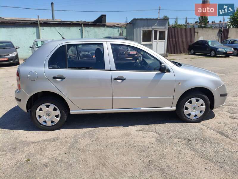 Хэтчбек Skoda Fabia 2006 в Запорожье