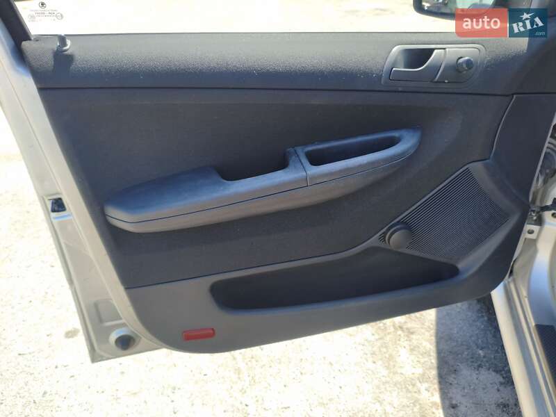 Хэтчбек Skoda Fabia 2006 в Запорожье
