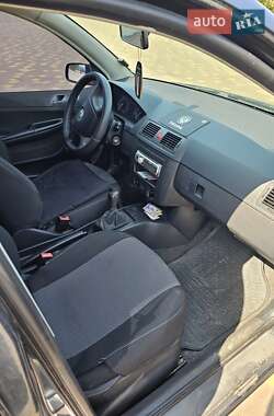 Хэтчбек Skoda Fabia 2005 в 