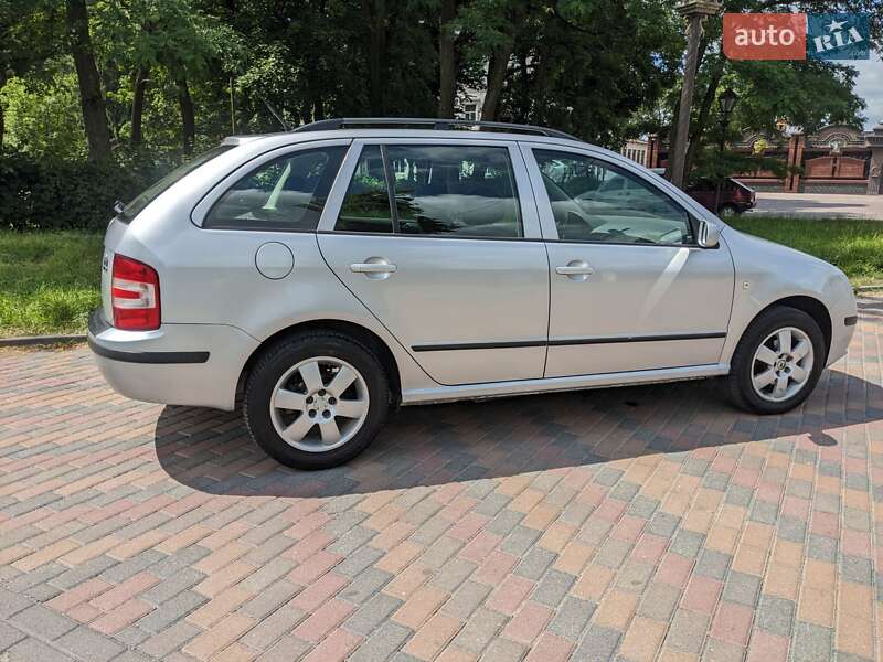 Универсал Skoda Fabia 2008 в Звягеле