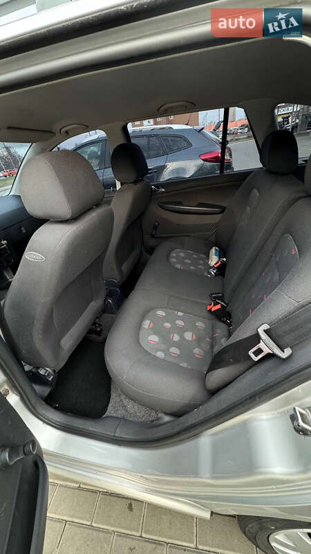 Универсал Skoda Fabia 2003 в Киеве