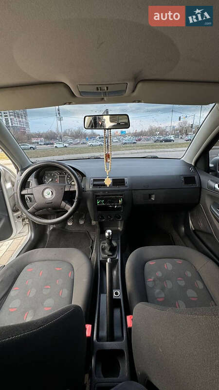 Универсал Skoda Fabia 2003 в Киеве