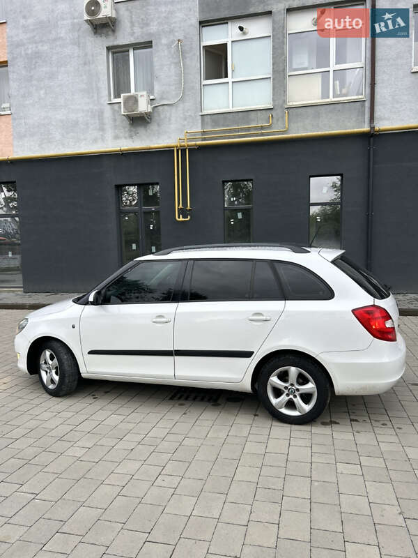 Универсал Skoda Fabia 2010 в Ивано-Франковске