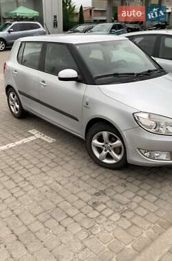Хэтчбек Skoda Fabia 2012 в Сваляве