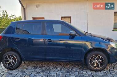 Хэтчбек Skoda Fabia 2011 в 