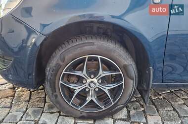 Хэтчбек Skoda Fabia 2011 в 