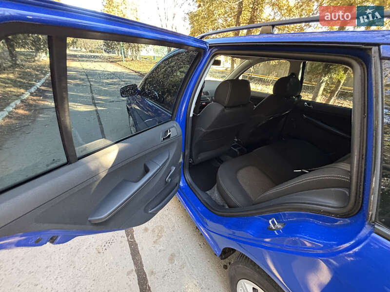Универсал Skoda Fabia 2006 в Надворной