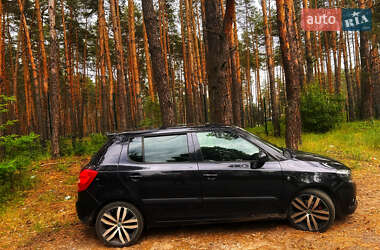 Хэтчбек Skoda Fabia 2011 в 