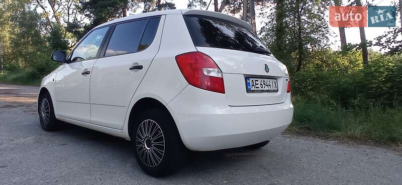 Хэтчбек Skoda Fabia 2012 в Фастове