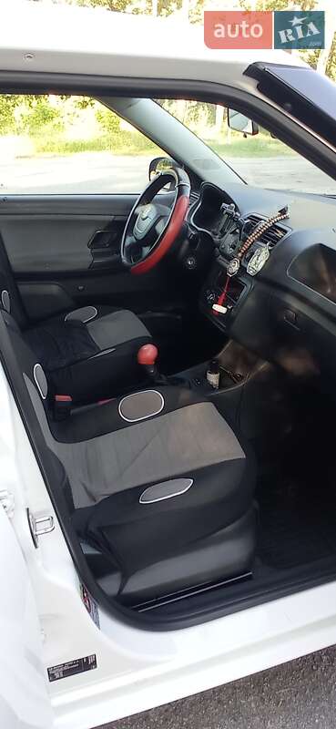 Хэтчбек Skoda Fabia 2012 в Фастове
