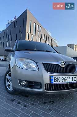 Універсал Skoda Fabia 2008 в Рівному