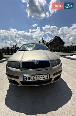 Хетчбек Skoda Fabia 2006 в Рівному