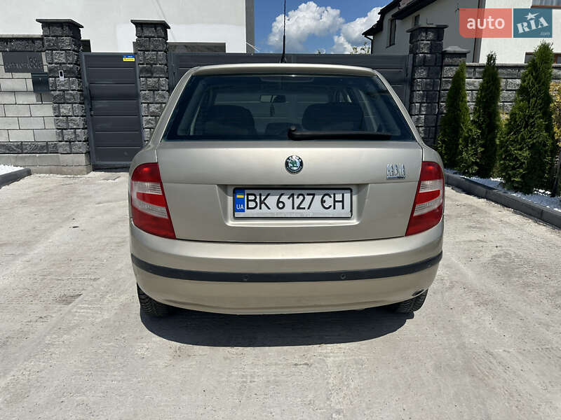 Хэтчбек Skoda Fabia 2006 в Ровно