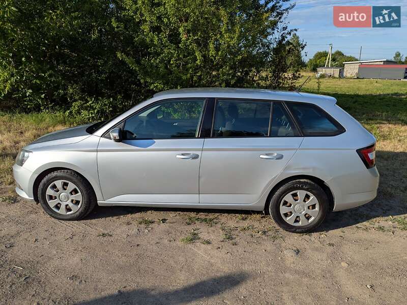 Універсал Skoda Fabia 2015 в Івано-Франківську