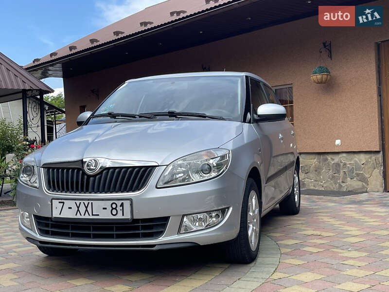 Хэтчбек Skoda Fabia 2014 в 