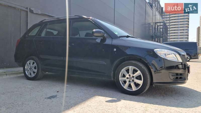 Универсал Skoda Fabia 2009 в Ирпене