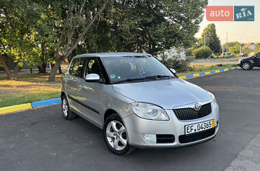 Хэтчбек Skoda Fabia 2009 в 