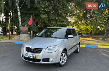 Хэтчбек Skoda Fabia 2009 в 