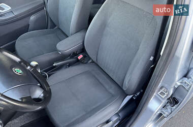Хэтчбек Skoda Fabia 2009 в 
