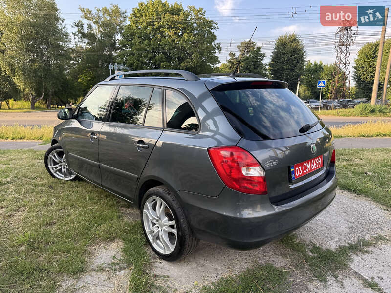 Хэтчбек Skoda Fabia 2008 в Луцке