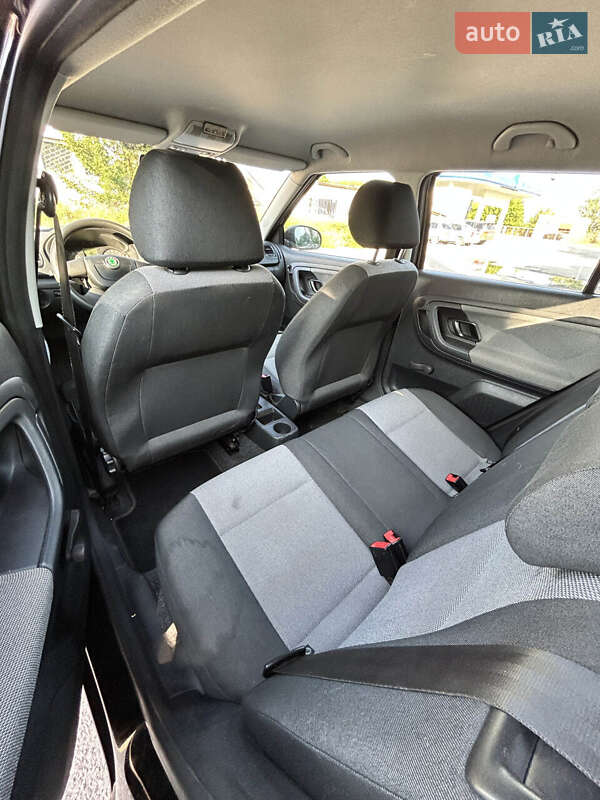 Хэтчбек Skoda Fabia 2011 в Сумах