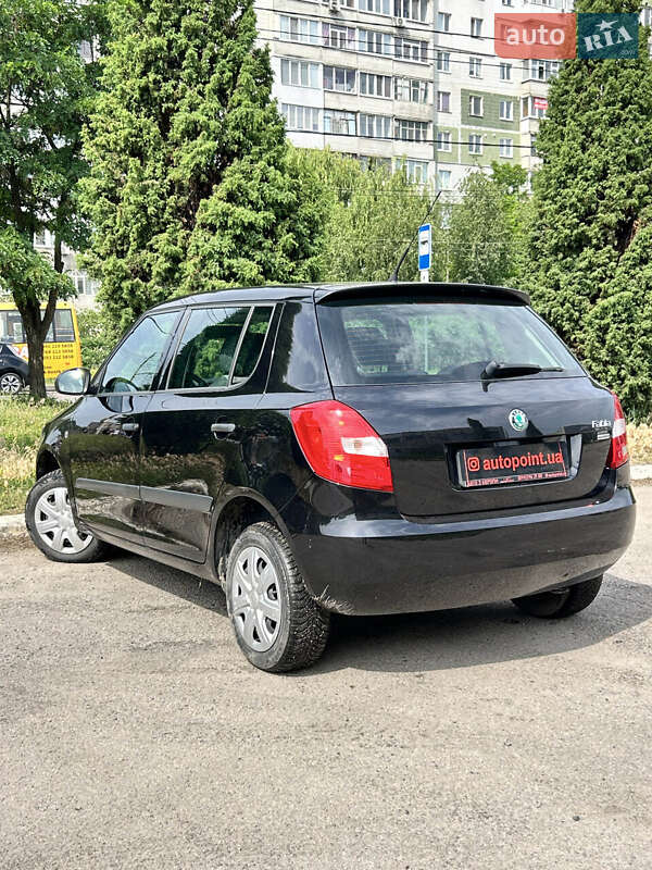 Хэтчбек Skoda Fabia 2011 в Сумах