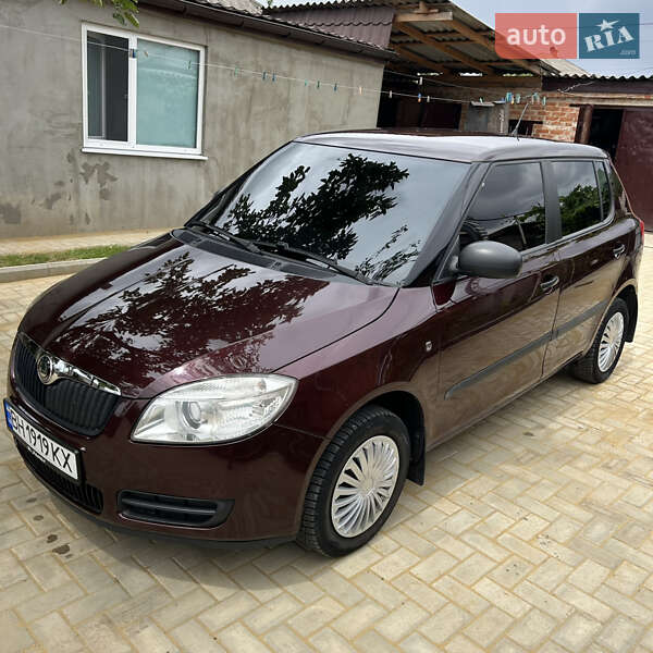 Хэтчбек Skoda Fabia 2012 в Ананьеве