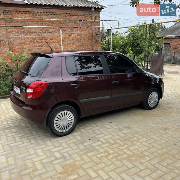 Хэтчбек Skoda Fabia 2012 в Ананьеве