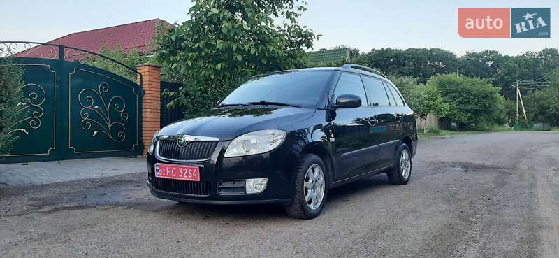 Универсал Skoda Fabia 2010 в Чернигове