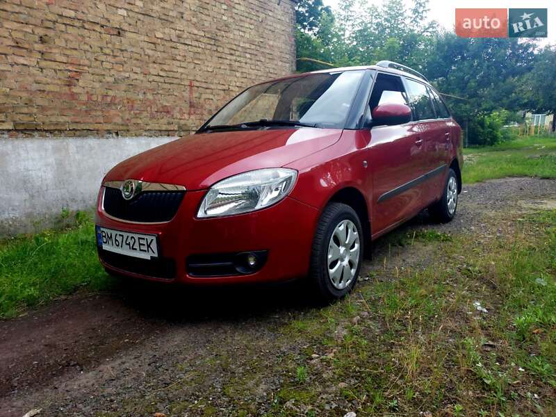 Хэтчбек Skoda Fabia 2008 в 