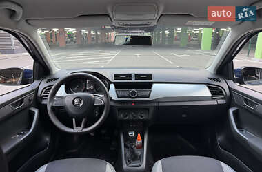Хэтчбек Skoda Fabia 2017 в 