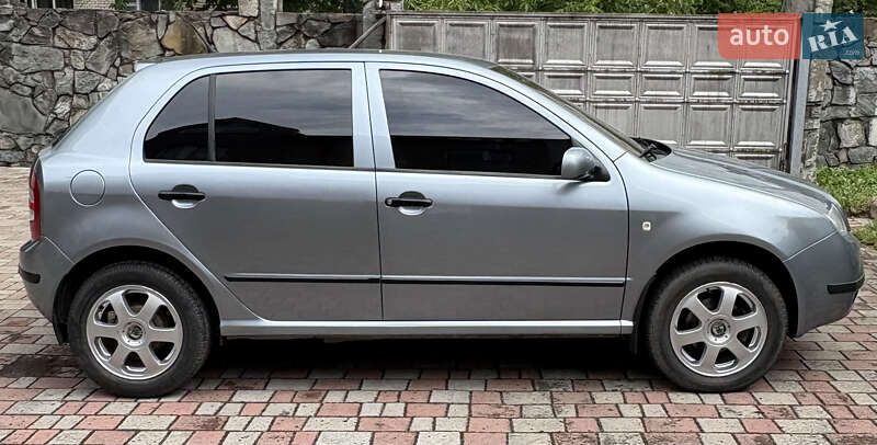 Хэтчбек Skoda Fabia 2004 в Стрые